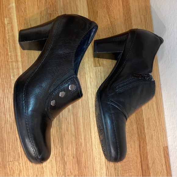 Artisan Clarks zip up bootie - Picture 6 of 10